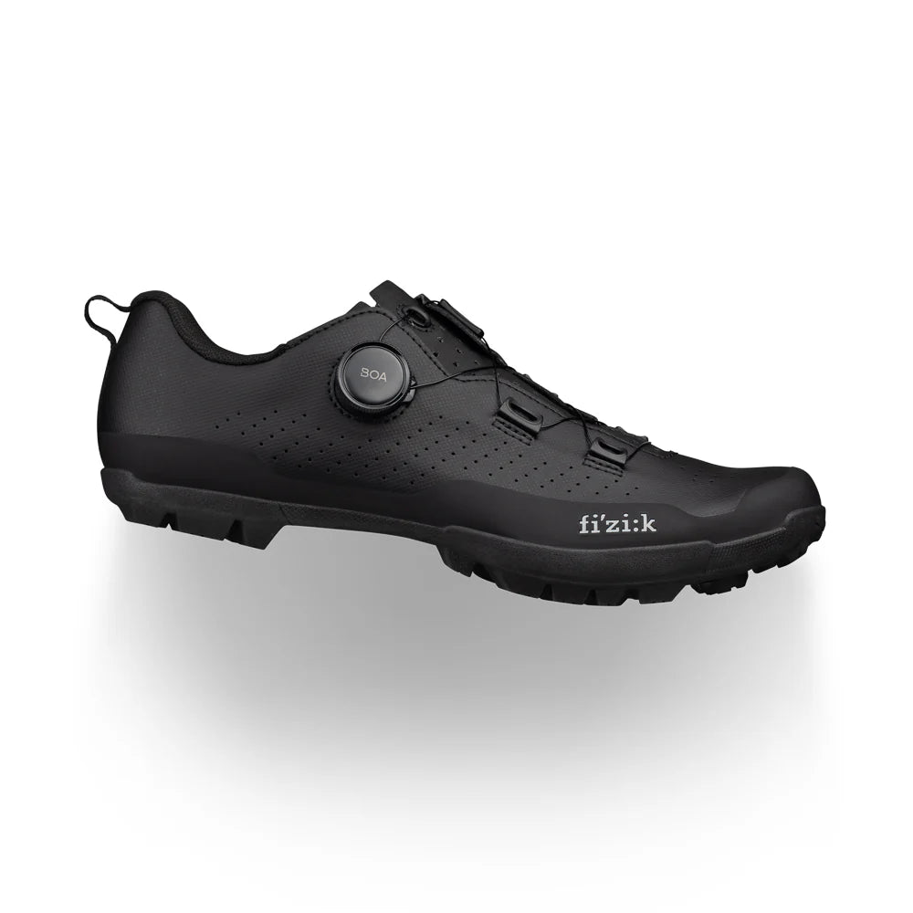 gravel bike schuhe fizik Terra Atlas – Vielseitiger All-Terrain Radschuh für Gravel, MTB & Bikepacking Mobilités mécaniques Gewicht:1300 Gramm cube stereo hybrid 120