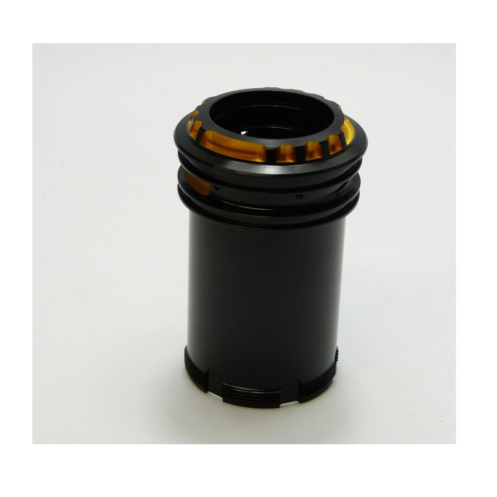 Media AAD1821_01.jpg